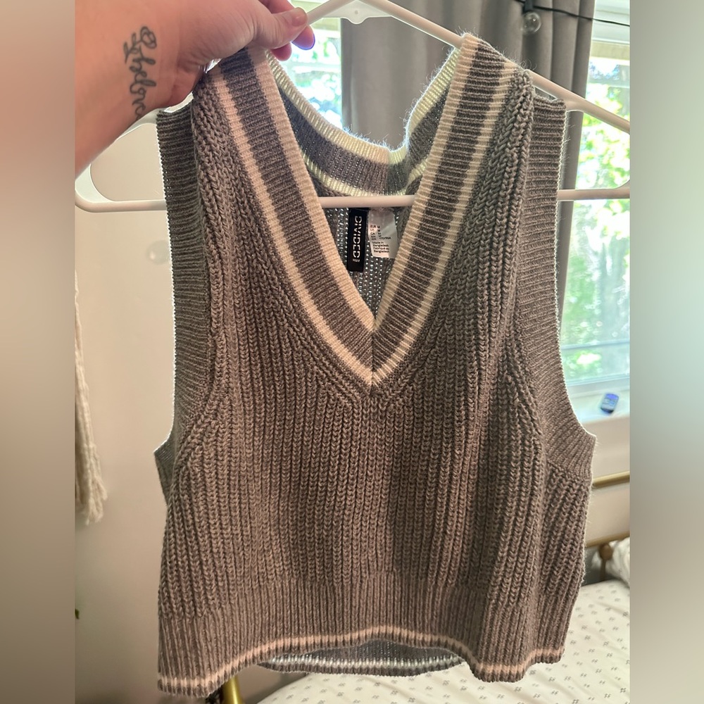 H&M sweater vest